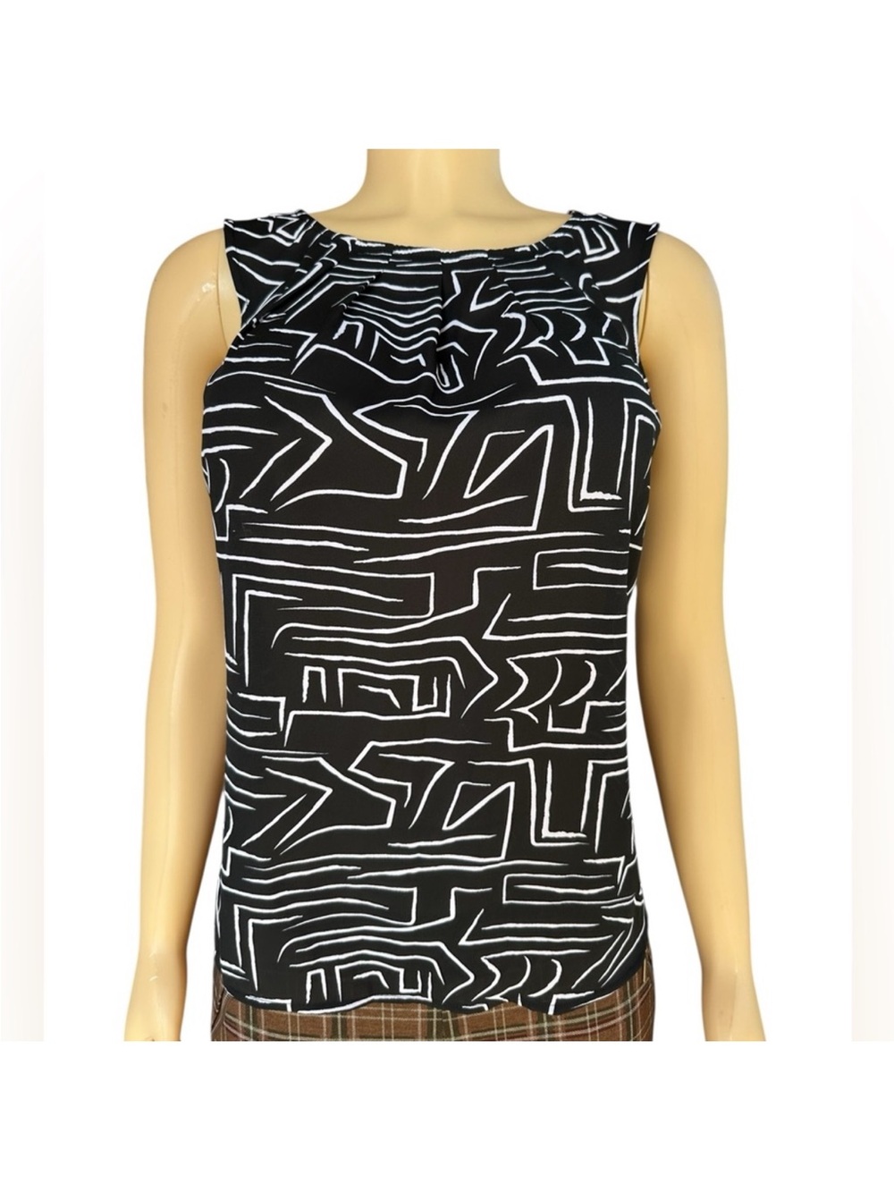 Worthington Women’s Black and White Geometric Dressy Sleeveless Top Blouse